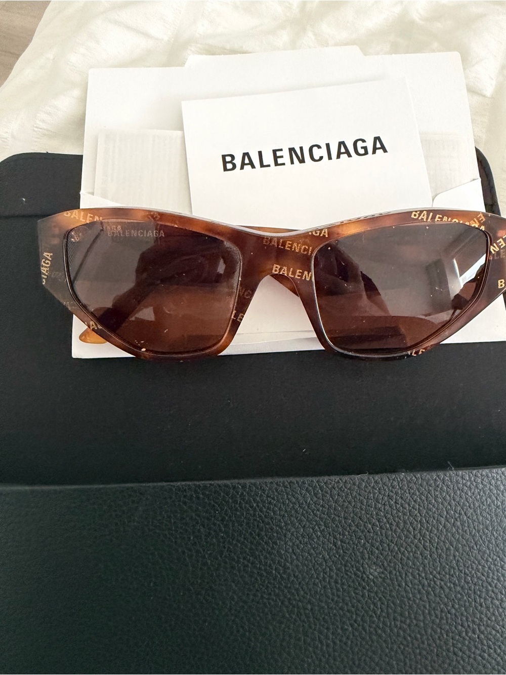 Balenciaga Tortoiseshell Logo Cat-Eye Sunglasses - Brown